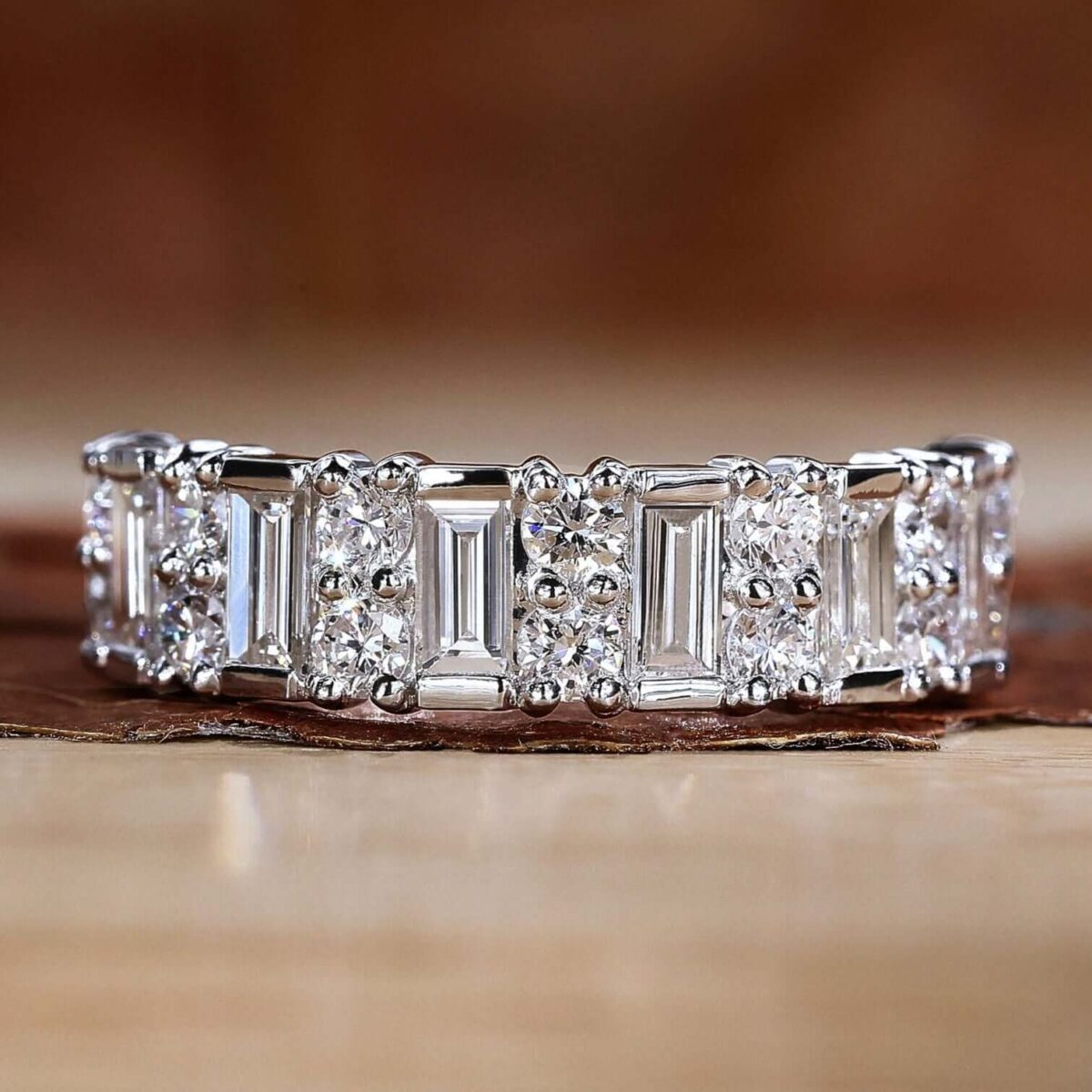 Luminous Harmony Baguette & Round Diamond Stackable Band – View 1