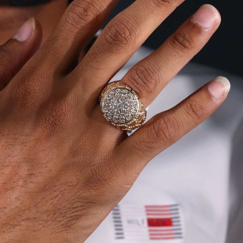 Noble Crest Round Diamond Signet Ring - Image 4