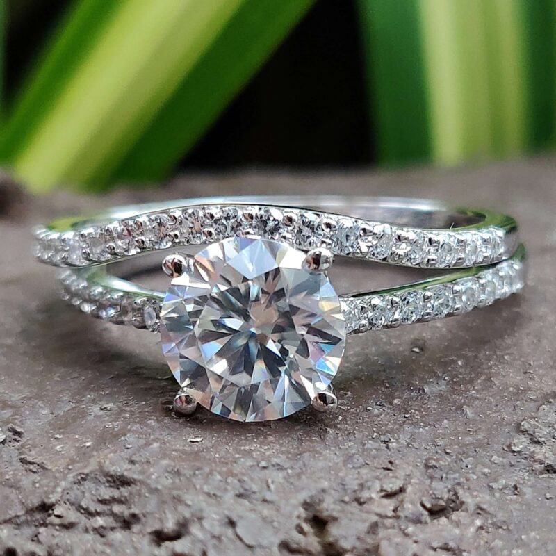 1.94 CT Singular Elegance Oval Solitaire Bridal Set – View 1