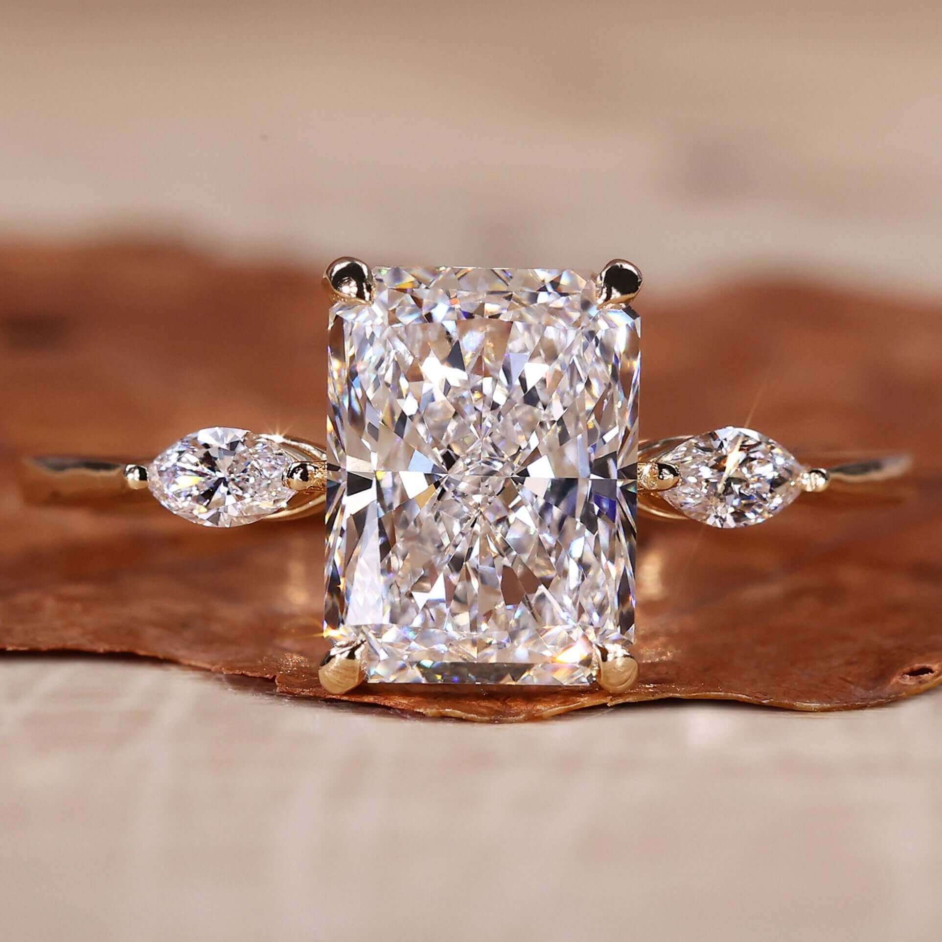 Brilliance Trilogy Radiant Ring – View 1