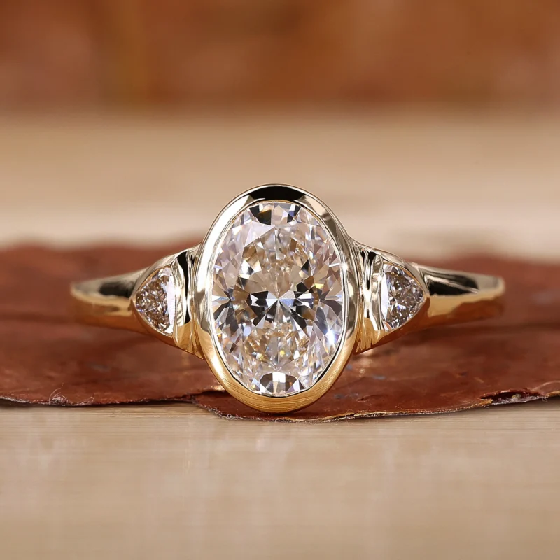 Eternal Glow Oval Trio Ring – View 1