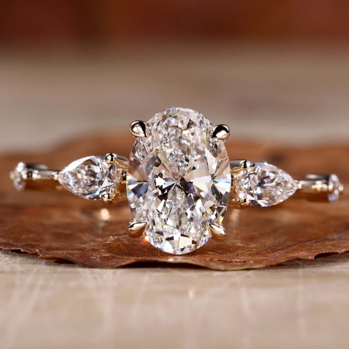 Luxe Oval Radiance Ring – View 1