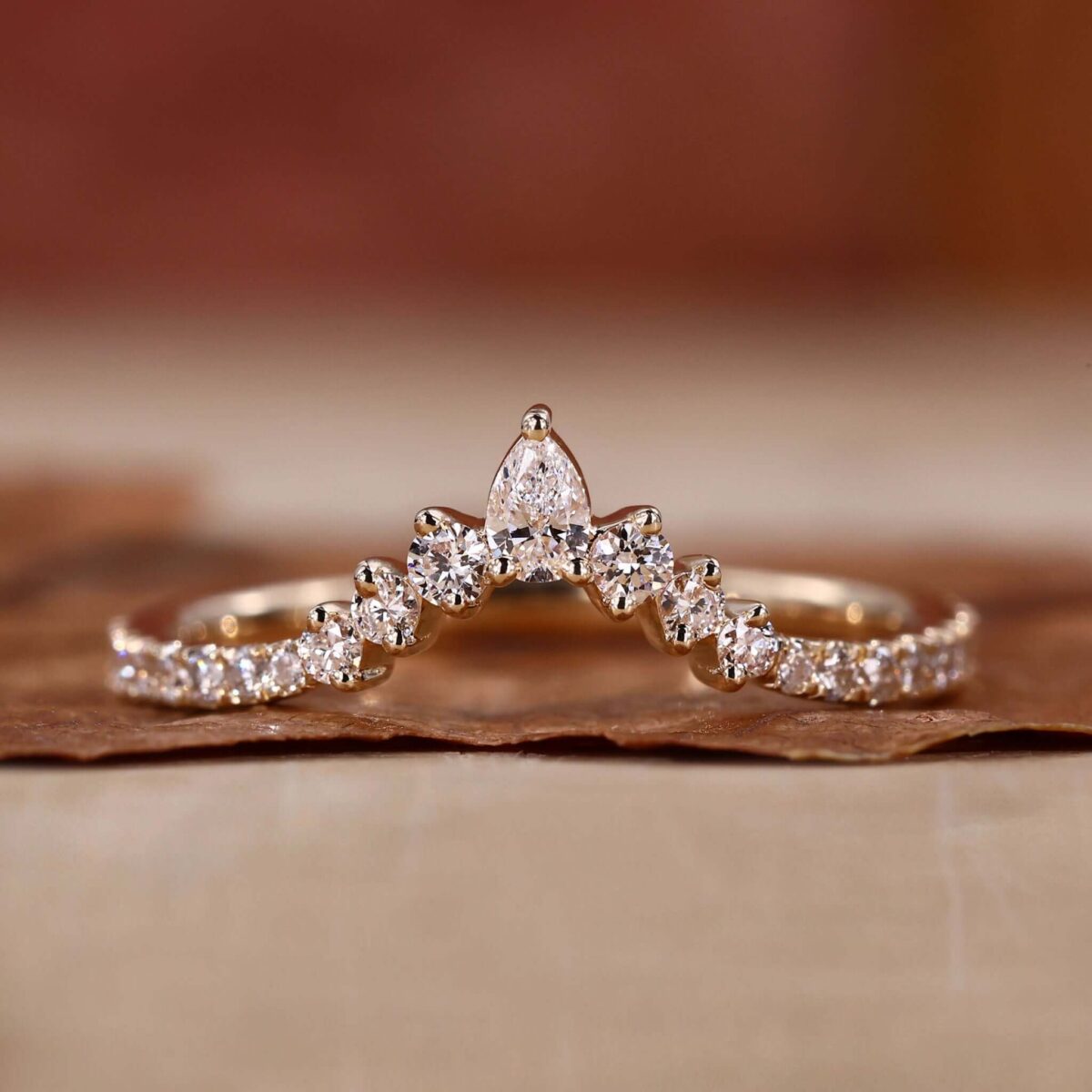Vera Elegance Round Diamond Chevron Band – View 5