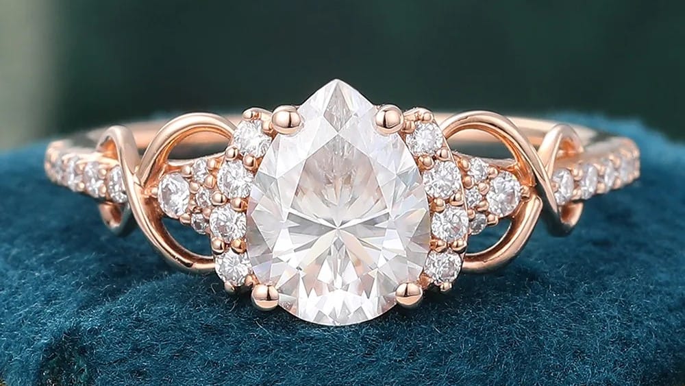 what is kaitlan collins’ engagement ring ? 1 What is Kaitlan Collins’ Engagement Ring ? Online | Primira Luxury