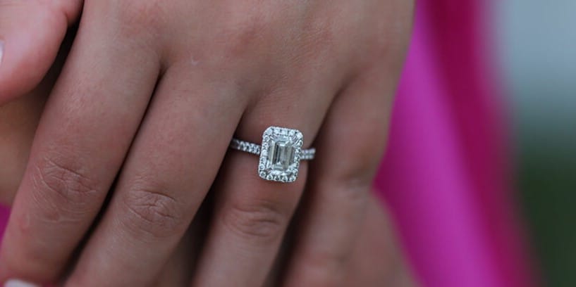 what to consider before buying your first diamond ring: a complete guide 1 Elegant promise ring with sapphire gemstone for first-time buyers