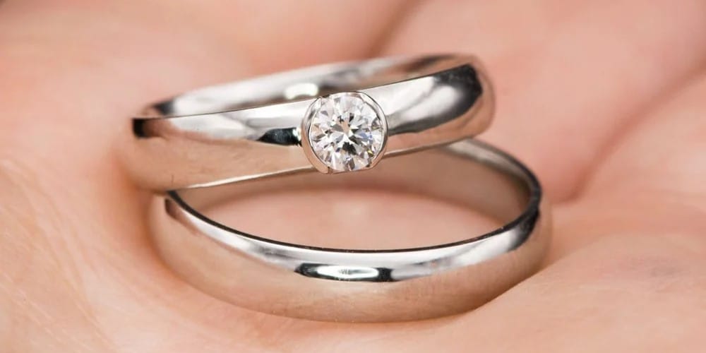 platinum jewelry explained: true color, beauty, and care 1 Platinum jewelry showcasing true color, shine, and elegant design with care tips
